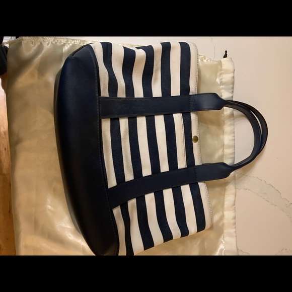 Micheal kors purse - Picture 2 of 4